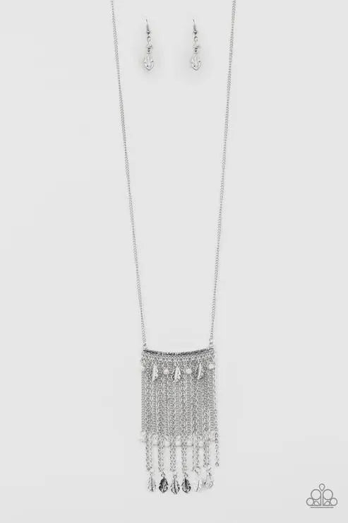 On the Fly – White Necklace Set