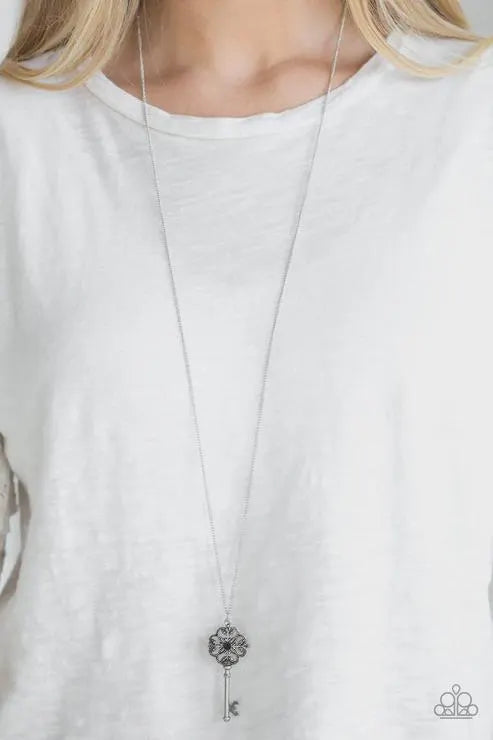 Got It On Lock – Black Necklace Set